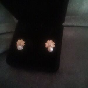 LOW START!!! Genuine Pearl  Earrings New In Box